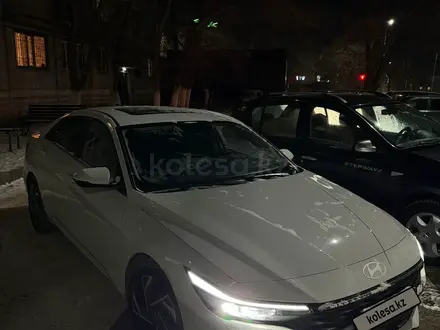 Hyundai Elantra 2024 года за 9 400 000 тг. в Жезказган – фото 2