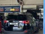 Toyota RAV4 2015 года за 10 700 000 тг. в Уральск
