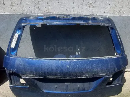 Крышка багажника мерседес gle за 20 000 тг. в Астана