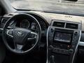 Toyota Camry 2015 года за 6 000 000 тг. в Атырау – фото 13