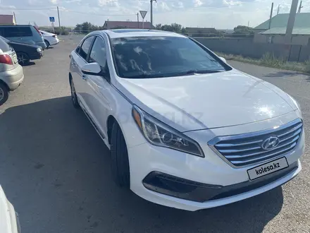 Hyundai Sonata 2015 года за 5 200 000 тг. в Уральск – фото 2