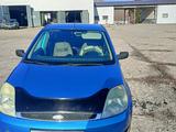 Ford Fiesta 2004 года за 1 700 000 тг. в Алтай – фото 2