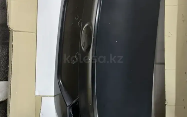 Крышка багажника на Toyota Camry за 10 000 тг. в Алматы