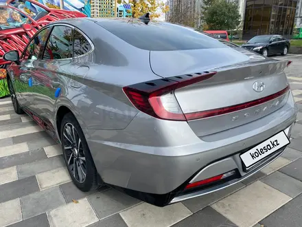 Hyundai Sonata 2021 года за 12 790 000 тг. в Алматы – фото 4