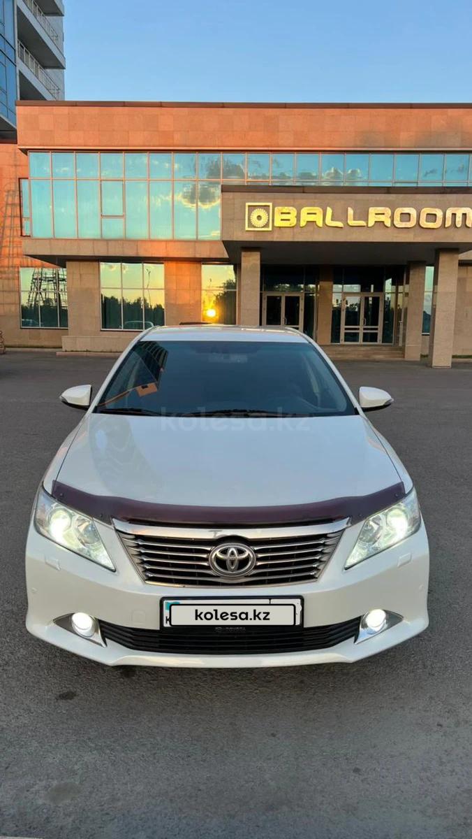 Toyota Camry 2012 г.