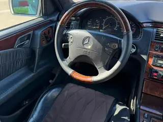 Mercedes-Benz E 430