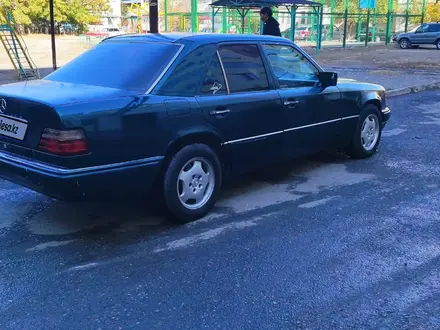 Mercedes-Benz E 280 1995 года за 2 200 000 тг. в Кентау – фото 2