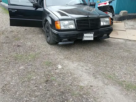 Mercedes-Benz E 230 1992 года за 1 700 000 тг. в Усть-Каменогорск – фото 13