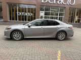 Toyota Camry 2019 года за 9 200 000 тг. в Семей – фото 3