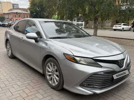 Toyota Camry 2019 года за 9 200 000 тг. в Семей