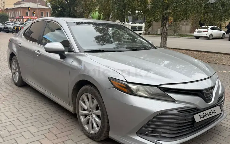 Toyota Camry 2019 года за 9 200 000 тг. в Семей