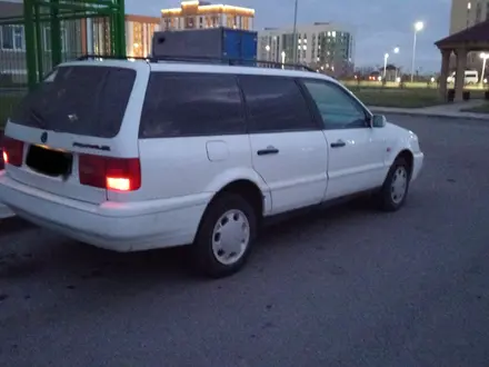 Volkswagen Passat 1994 года за 1 950 000 тг. в Туркестан – фото 2