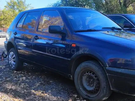 Volkswagen Golf 1993 года за 1 500 000 тг. в Караганда – фото 3