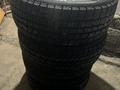 Комплект зимней резины липучки Dunlop 215/55/R17 за 110 000 тг. в Алматы