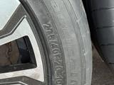Диски с резиной на BMW разноширокие за 300 000 тг. в Петропавловск – фото 5