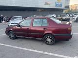 Volkswagen Vento 1992 года за 1 100 000 тг. в Караганда – фото 2