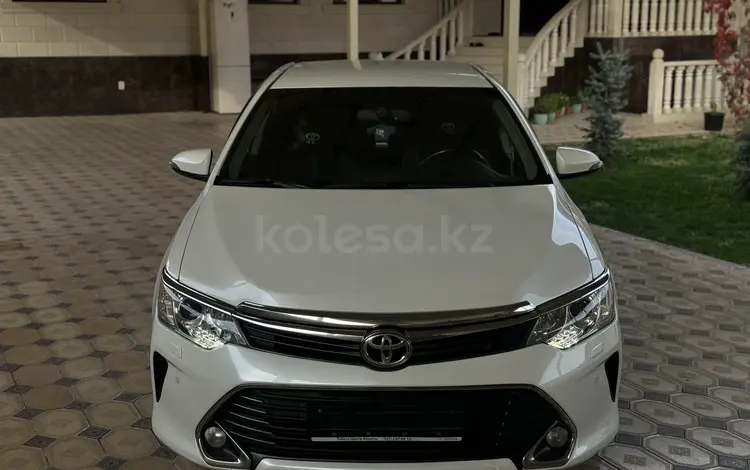 Toyota Camry 2015 годаfor11 700 000 тг. в Шымкент