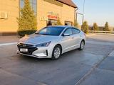 Hyundai Elantra 2018 годаүшін5 200 000 тг. в Уральск – фото 2