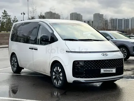 Hyundai Staria 2022 года за 22 500 000 тг. в Астана – фото 2