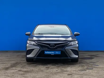Toyota Camry 2019 года за 12 040 000 тг. в Алматы – фото 2