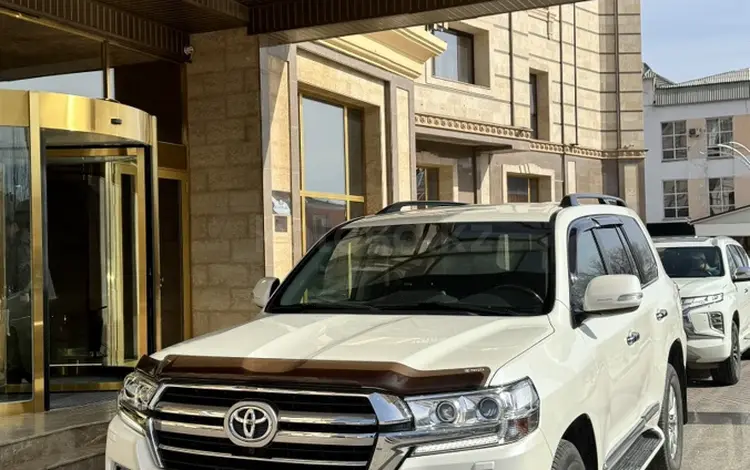 Toyota Land Cruiser 200 с водителем в Кызылорда