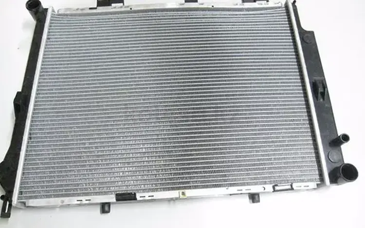 Радиатор Mercedes w210 (95-03) (механика)/(m111) (m112) (OM604) (OM605)/ за 45 000 тг. в Алматы
