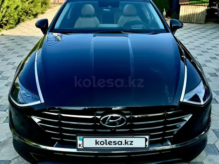 Hyundai Sonata 2021 года за 13 800 000 тг. в Алматы – фото 2