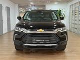 Chevrolet Tracker 2023 года за 6 990 000 тг. в Алматы – фото 2