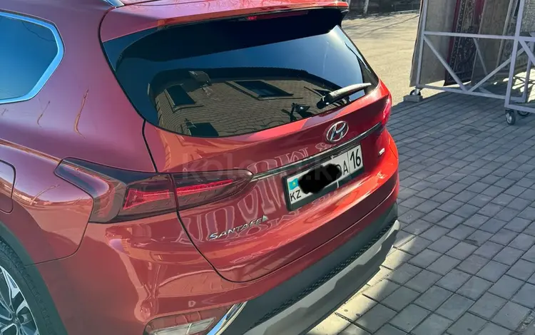 Hyundai Santa Fe 2020 года за 14 990 000 тг. в Усть-Каменогорск