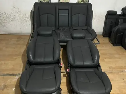Комплект сидений Mercedes benz w211 за 300 000 тг. в Караганда