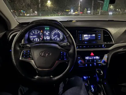 Hyundai Elantra 2017 года за 7 300 000 тг. в Алматы – фото 6