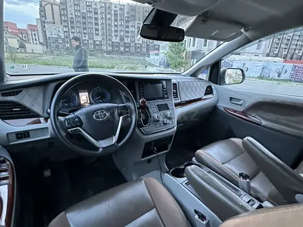 Toyota Sienna 2018 года за 15 000 000 тг. в Атырау – фото 10