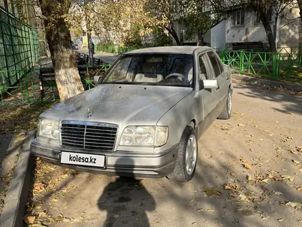 Mercedes-Benz E 220 1994 года за 2 500 000 тг. в Шымкент – фото 8