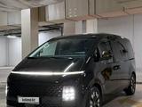Hyundai Staria 2023 года за 22 500 000 тг. в Астана – фото 2