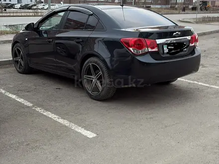 Chevrolet Cruze 2012 года за 3 400 000 тг. в Петропавловск – фото 2