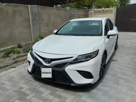 Toyota Camry 2018 года за 11 800 000 тг. в Тараз