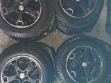 Комплект дисков с зимней резиной на Ауди с4 а6с4 в хорошем состояни за 180 000 тг. в Павлодар