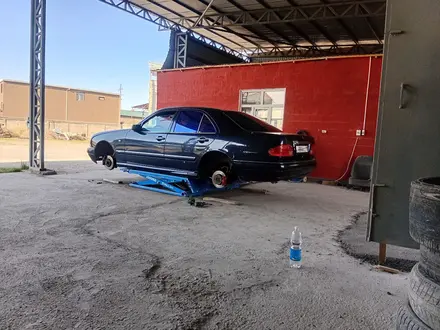 Mercedes-Benz E 320 1996 года за 2 700 000 тг. в Шымкент – фото 19