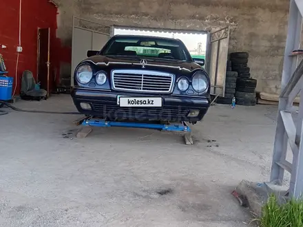 Mercedes-Benz E 320 1996 года за 2 700 000 тг. в Шымкент – фото 20