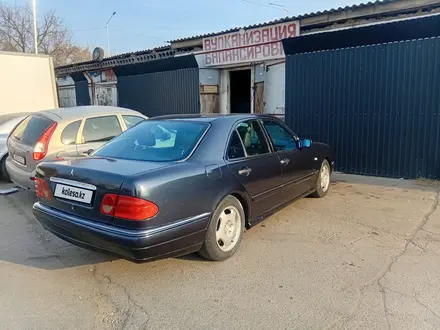 Mercedes-Benz E 320 1996 года за 2 700 000 тг. в Шымкент – фото 5