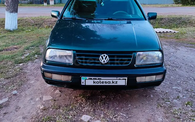 Volkswagen Vento 1997 годаүшін2 100 000 тг. в Уральск