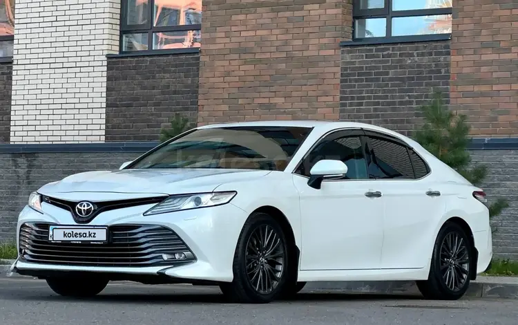 Toyota Camry 2019 года за 14 500 000 тг. в Караганда