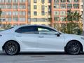 Toyota Camry 2019 года за 14 500 000 тг. в Караганда – фото 5