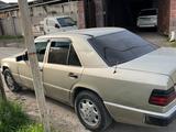 Mercedes-Benz E 230 1989 года за 850 000 тг. в Алматы – фото 2