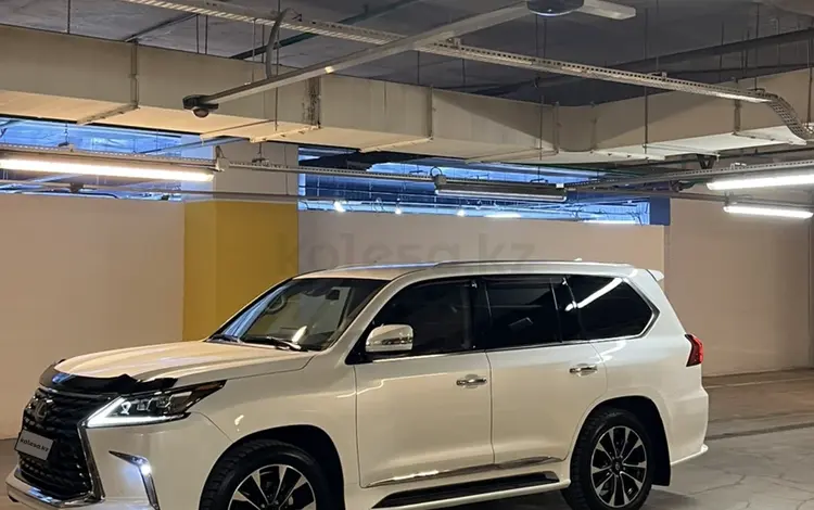 Lexus LX 570 2017 года за 43 000 000 тг. в Алматы