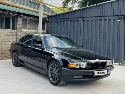 BMW 740 2000 года за 9 999 999 тг. в Алматы