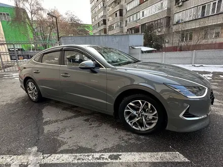 Hyundai Sonata 2022 года за 13 000 000 тг. в Алматы – фото 2