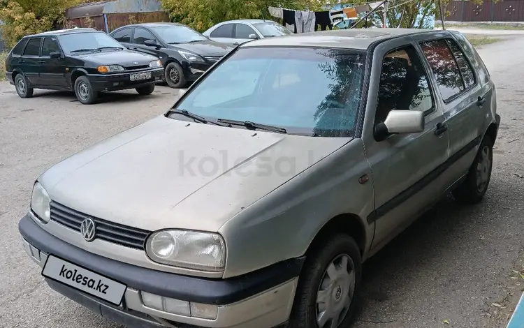 Volkswagen Golf 1996 годаfor1 250 000 тг. в Астана