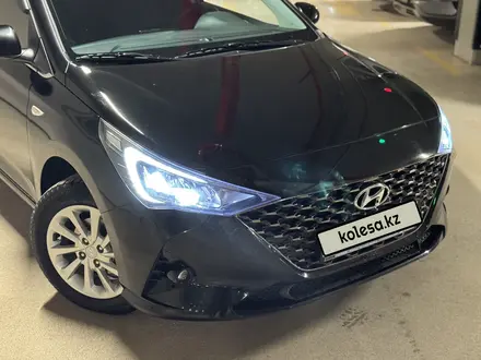 Hyundai Accent 2021 года за 7 500 000 тг. в Астана – фото 2
