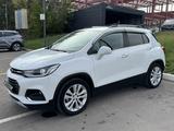 Chevrolet Tracker 2020 года за 6 890 000 тг. в Караганда – фото 2